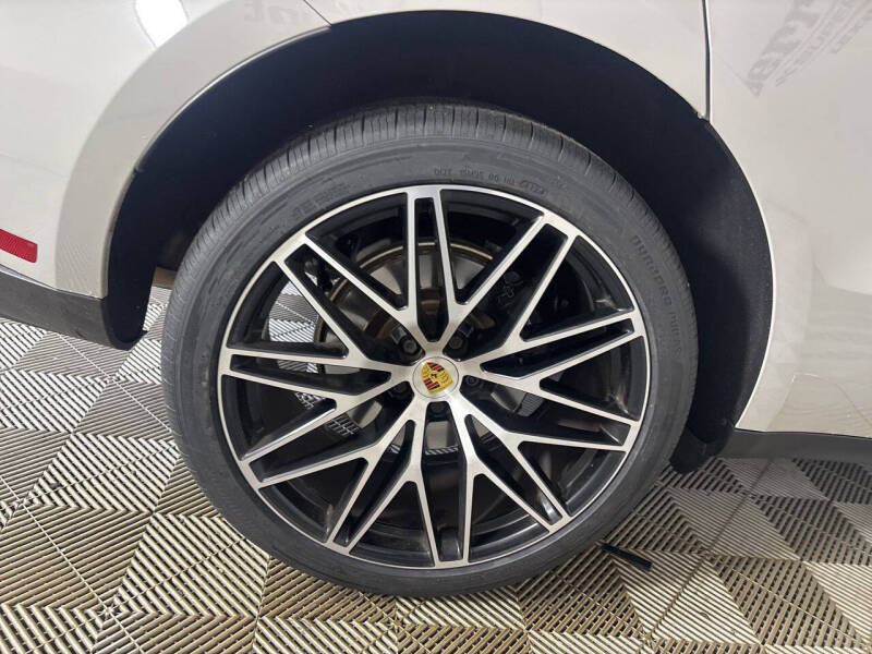 2022 Porsche Macan