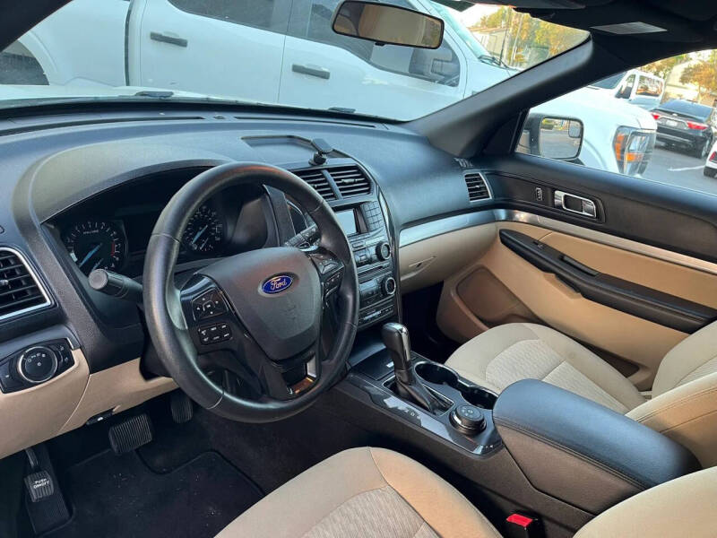 2017 Ford Explorer