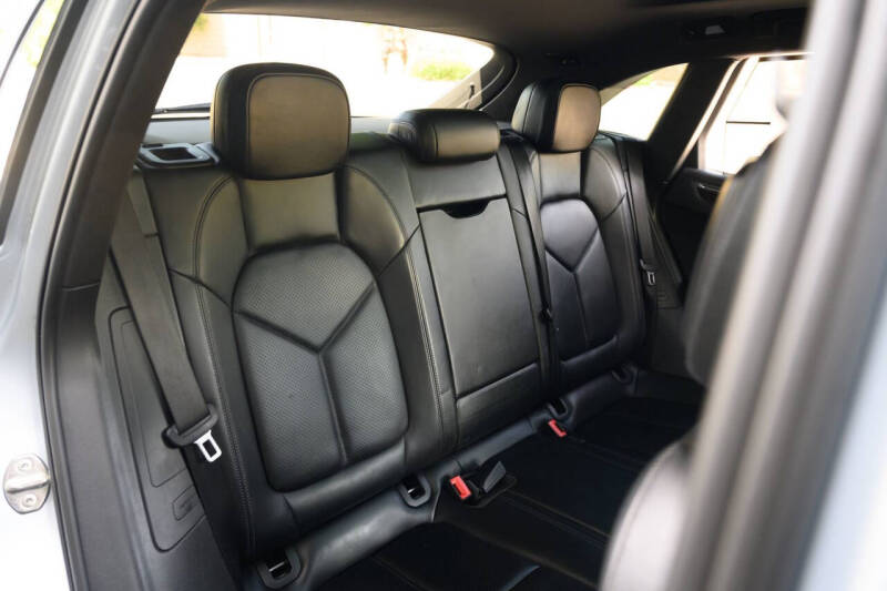 2015 Porsche Macan S
