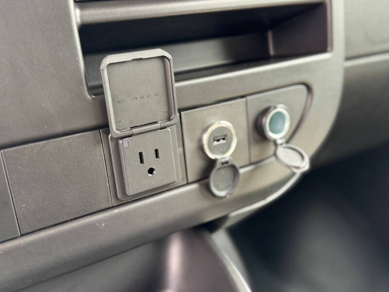 2022 Chevrolet Express 2500