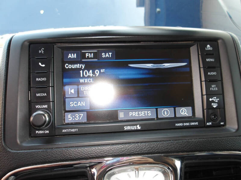 2014 Chrysler Town and Country Touring-L