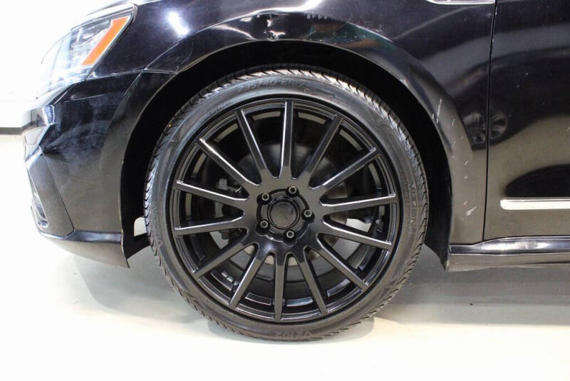 2017 Volkswagen Passat 1.8T R-Line