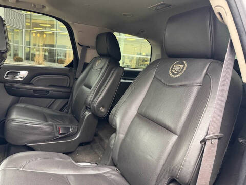 2013 Cadillac Escalade Platinum Edition