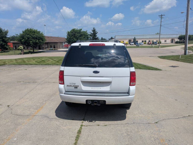 2004 Ford Explorer XLT