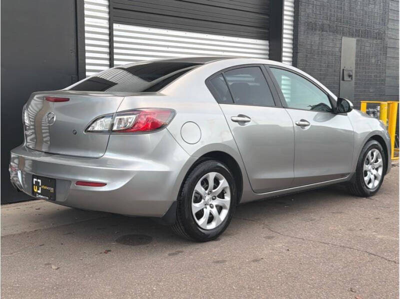 2013 Mazda MAZDA3 i SV