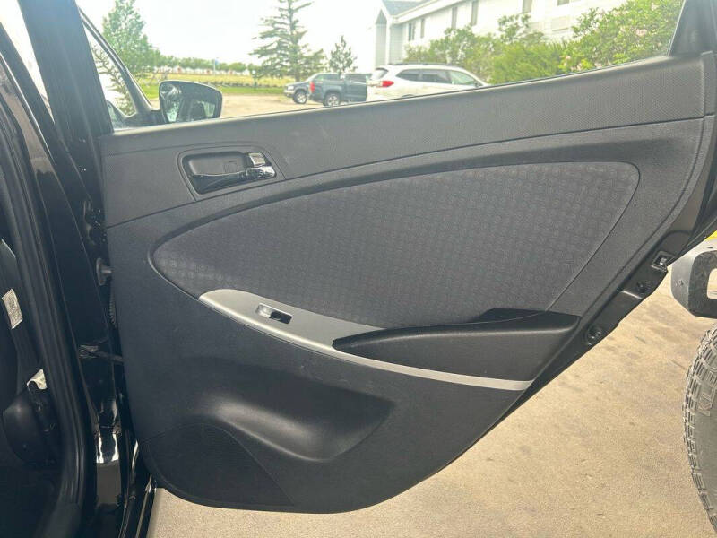 2012 Hyundai Accent SE