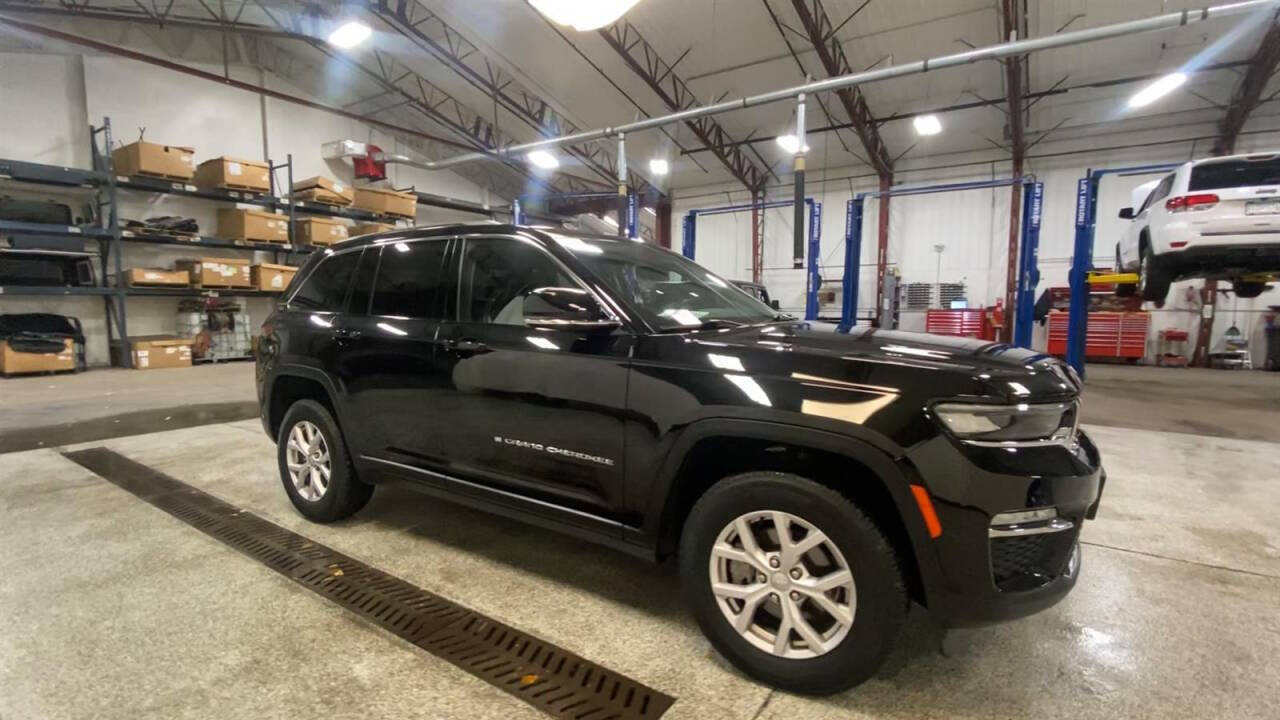 2022 Jeep Grand Cherokee for sale at Victoria Auto Sales in Victoria, MN