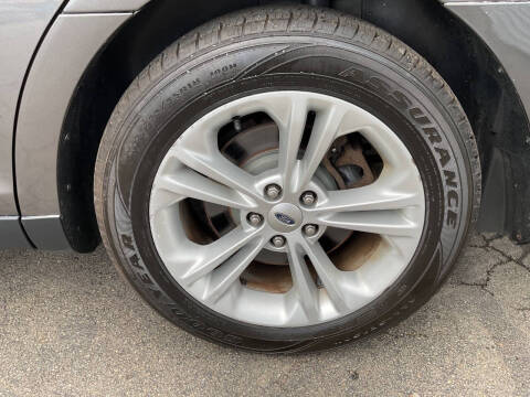 2015 Ford Taurus SEL