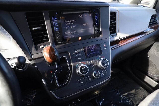 2015 Toyota Sienna Limited Premium 7-Passenger