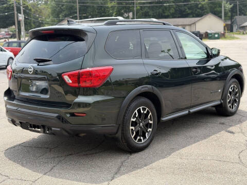 2020 Nissan Pathfinder SV