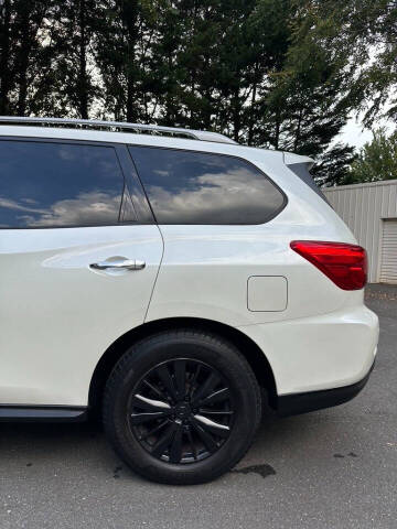 2017 Nissan Pathfinder Platinum