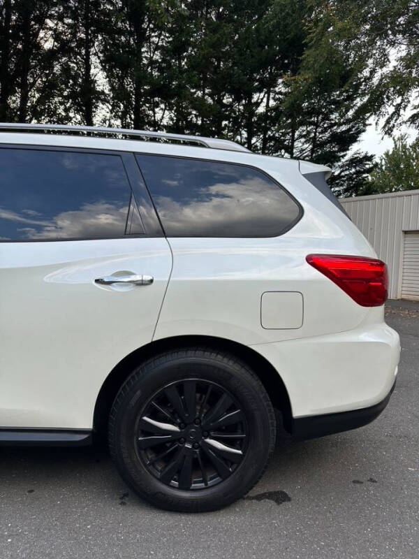 2017 Nissan Pathfinder Platinum
