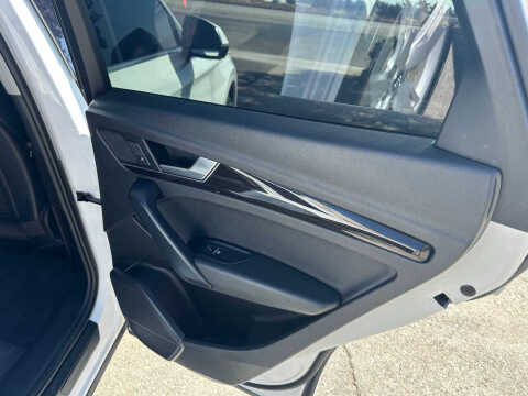 2019 Audi Q5 quattro Premium 45 TFSI