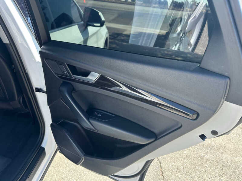 2019 Audi Q5 quattro Premium 45 TFSI