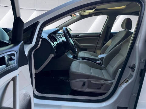2016 Volkswagen Golf