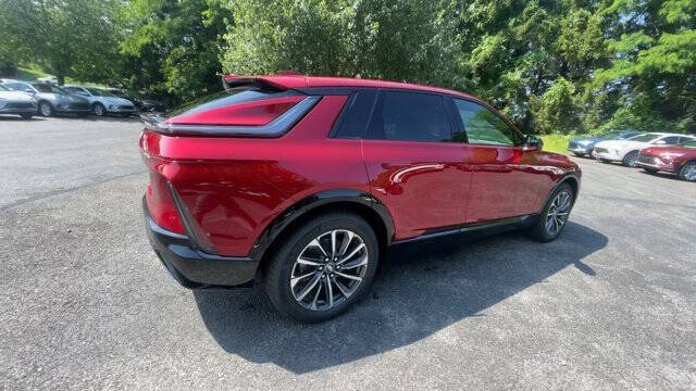 2025 Cadillac LYRIQ Sport 1