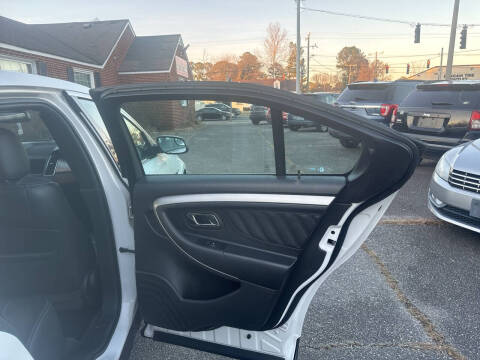 2015 Ford Taurus SEL