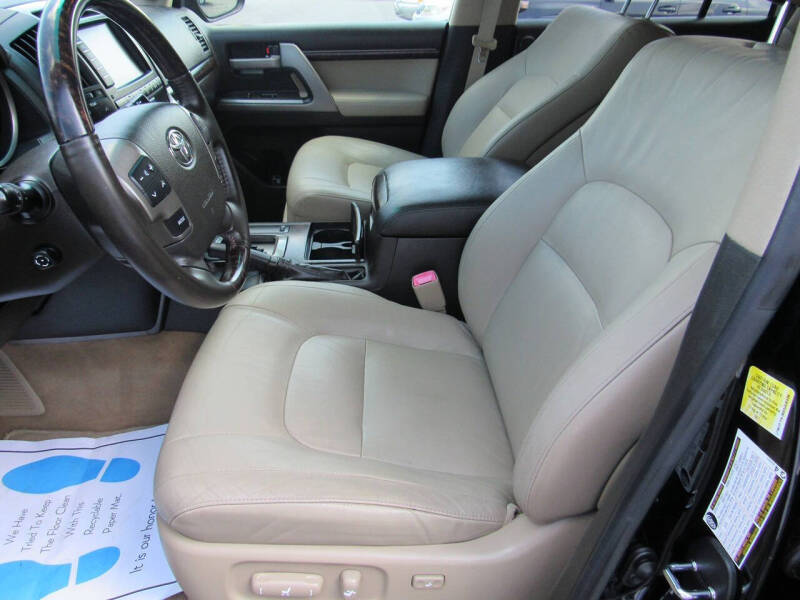 2011 Toyota Land Cruiser