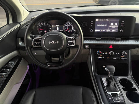 2024 Kia Carnival LX