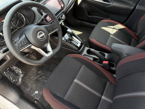 2025 Nissan Versa SR