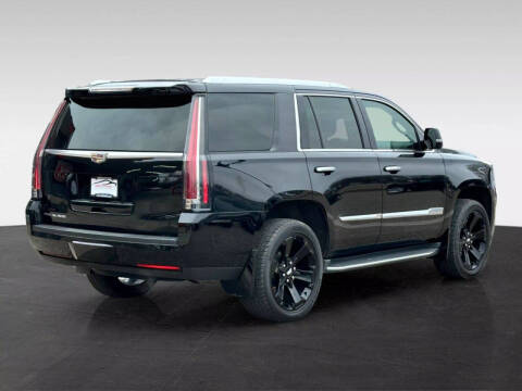 2016 Cadillac Escalade Luxury Collection