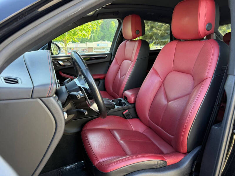 2020 Porsche Macan
