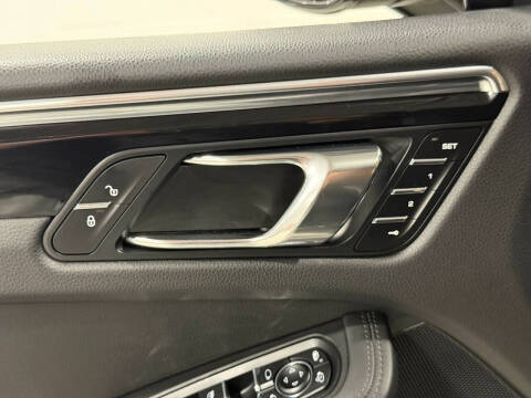 2016 Porsche Macan Turbo