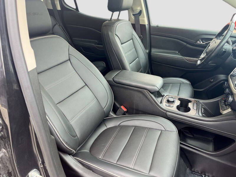 2022 GMC Acadia Denali
