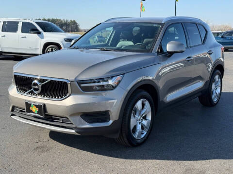 2022 Volvo XC40 T5 Momentum
