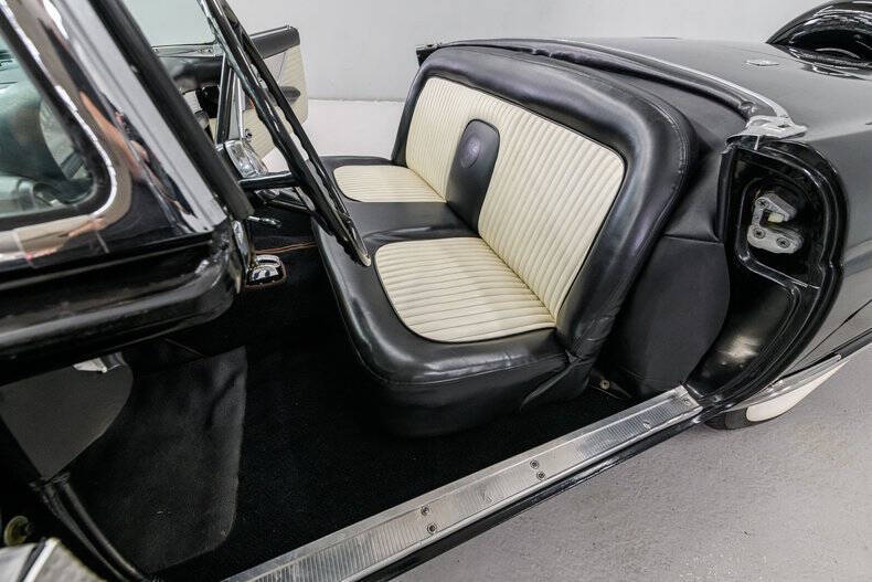 1956 Ford Thunderbird