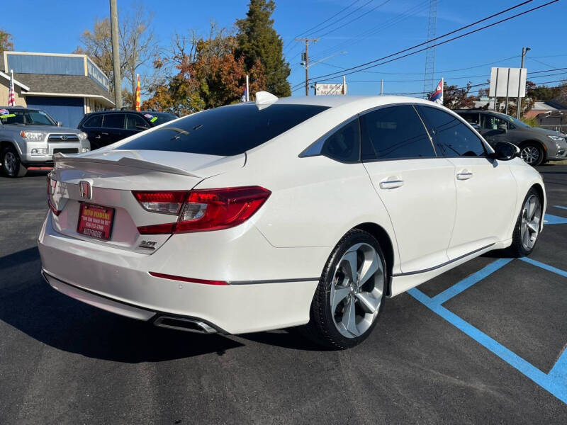 2019 Honda Accord null photo 12