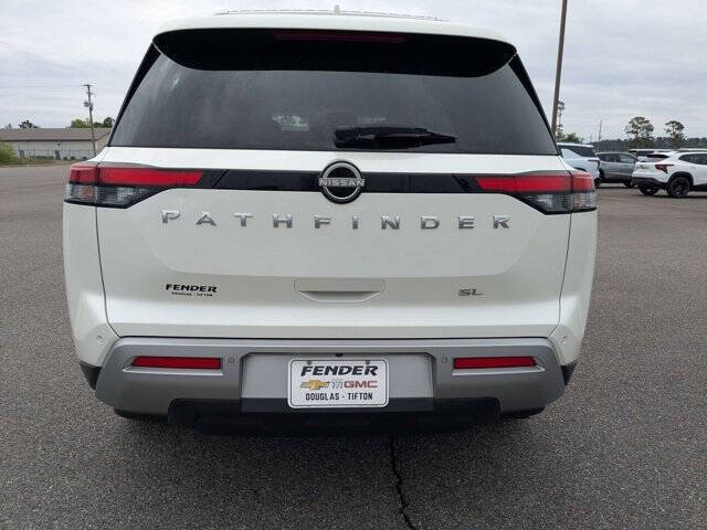 2023 Nissan Pathfinder SL