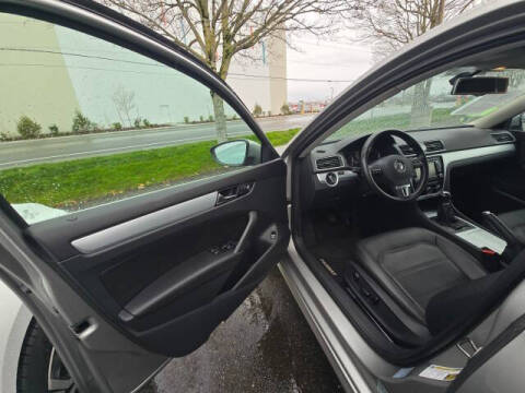 2012 Volkswagen Passat SE PZEV