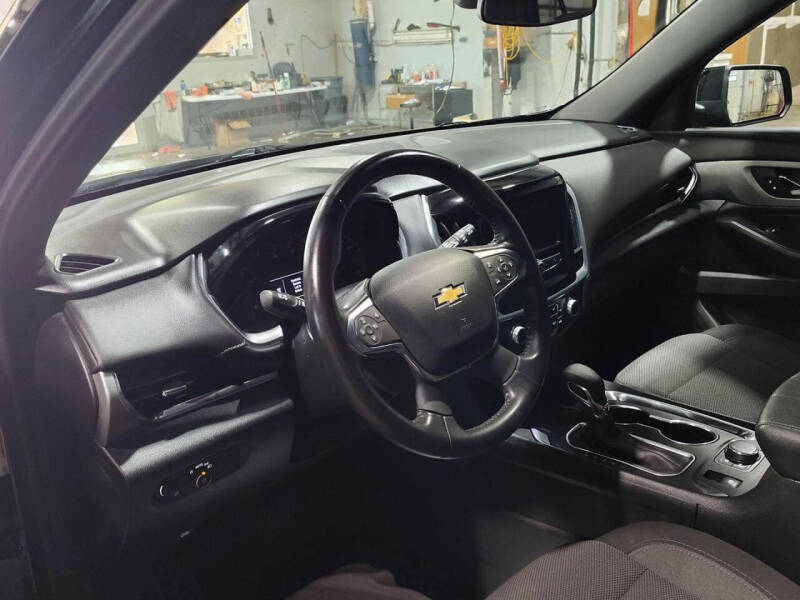 2022 Chevrolet Traverse LT Cloth