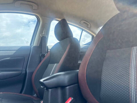 2025 Nissan Versa SR