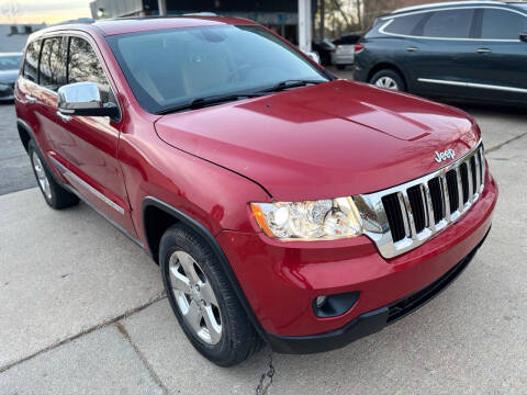 2011 Jeep Grand Cherokee for sale at Divine Auto Sales LLC in Omaha NE