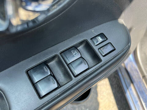 2012 Nissan Versa 1.6 SL