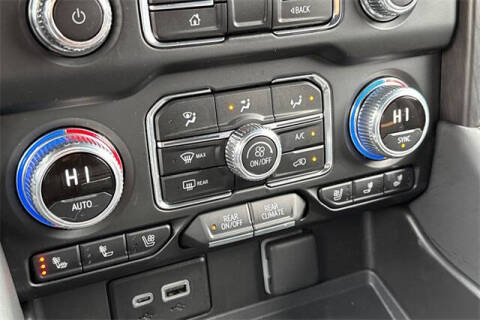 2023 GMC Yukon XL AT4