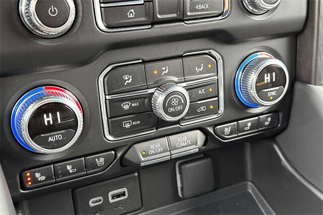 2023 GMC Yukon XL AT4