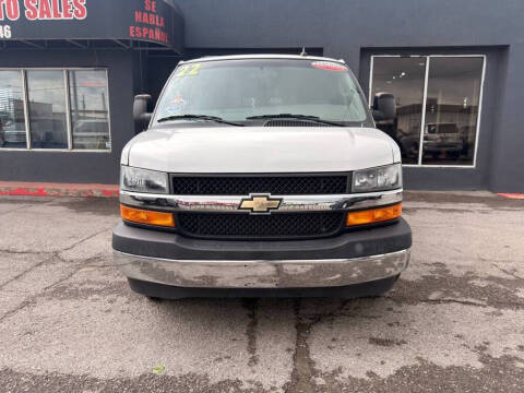 2022 Chevrolet Express 2500