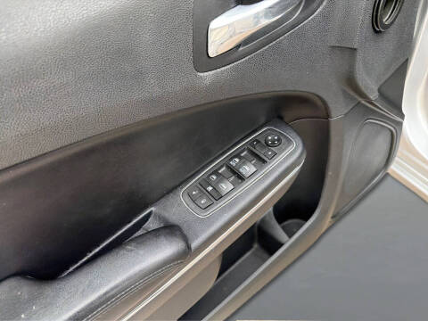 2012 Dodge Charger SE