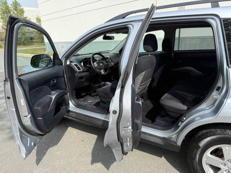 2010 Mitsubishi Outlander ES