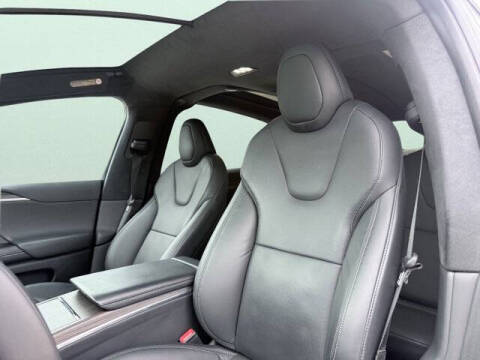 2023 Tesla Model X Standard Range