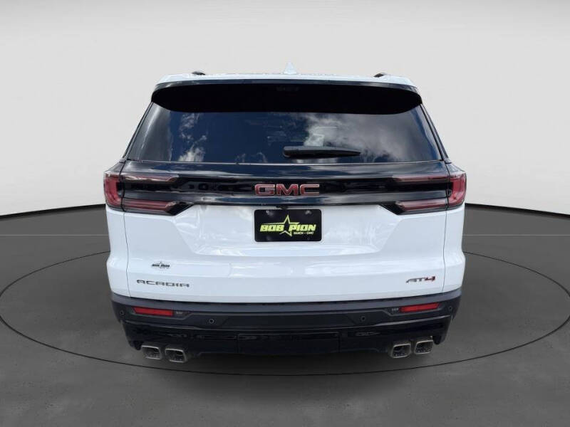 2026 GMC Acadia AT4