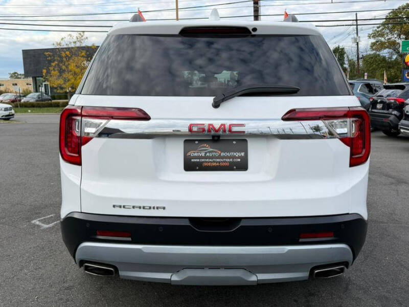 2023 GMC Acadia SLT