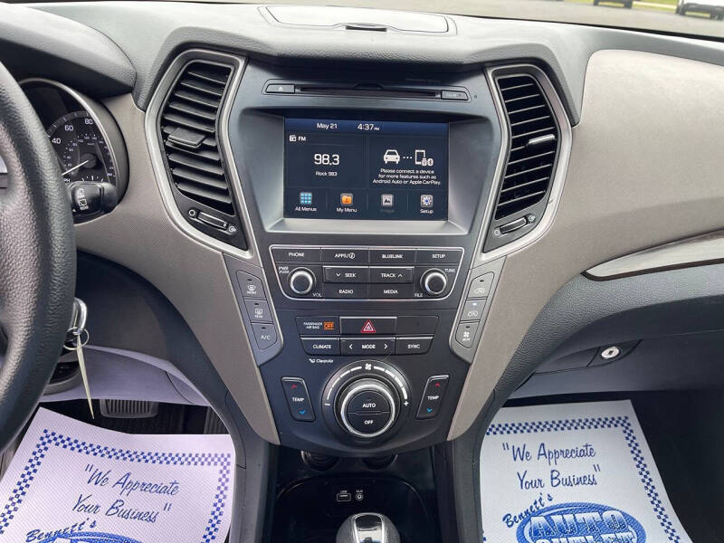 2018 Hyundai Santa Fe SE