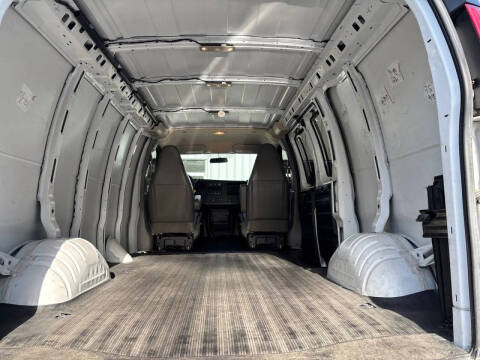 2024 GMC Savana 2500