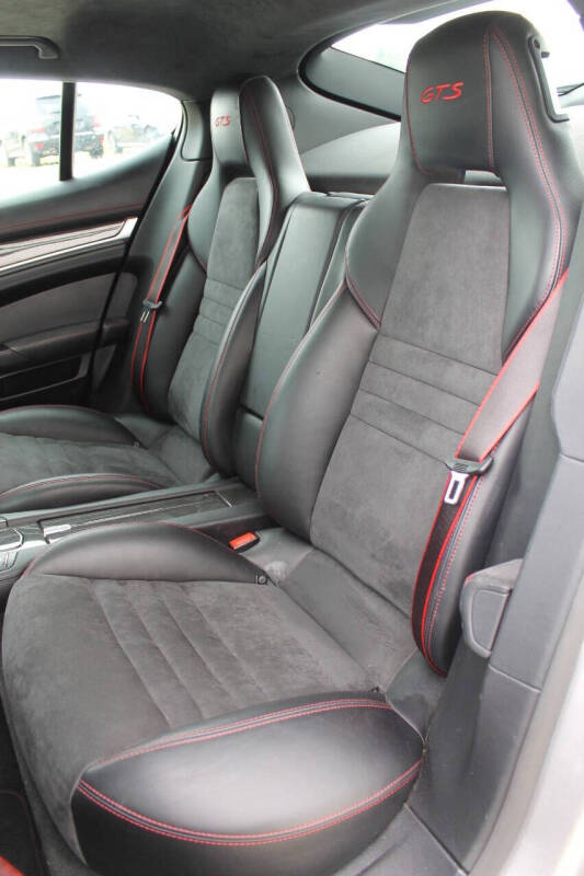 2016 Porsche Panamera GTS