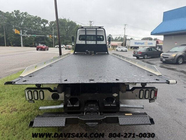 2021 Freightliner M2 106