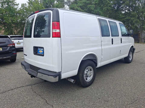 2025 Chevrolet Express 2500